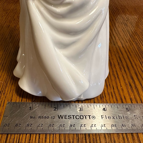 Royal Doulton Vanity Fair Ladies Figurine, Patricia HN2715, Rare Retired, No Box - Picture 9 of 10